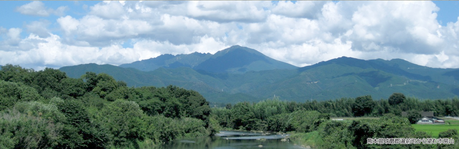 熊本県球磨郡湯前町から望む市房山